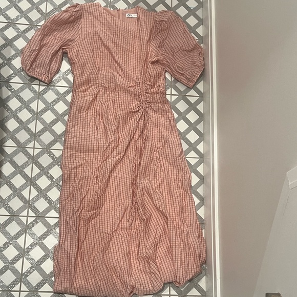 Zara Pink Striped Midi Dress with Puff Sleeves - Picture 2 of 3